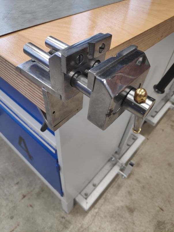 Foto des Schraubstockes